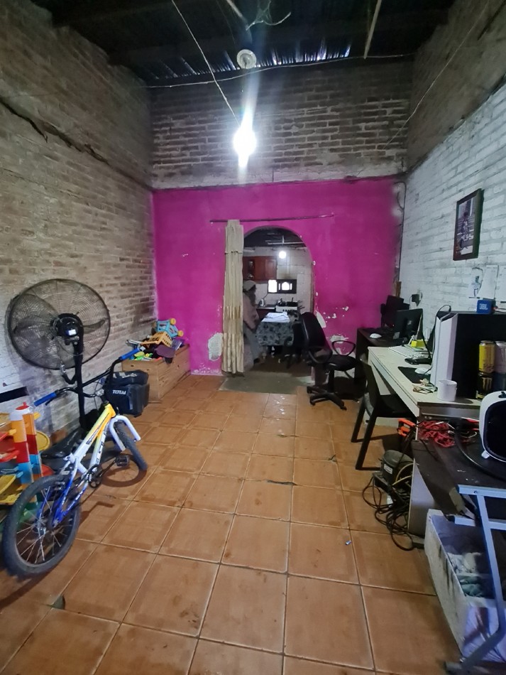 CASA A REFACCIONAR CON AMPLIO PATIO