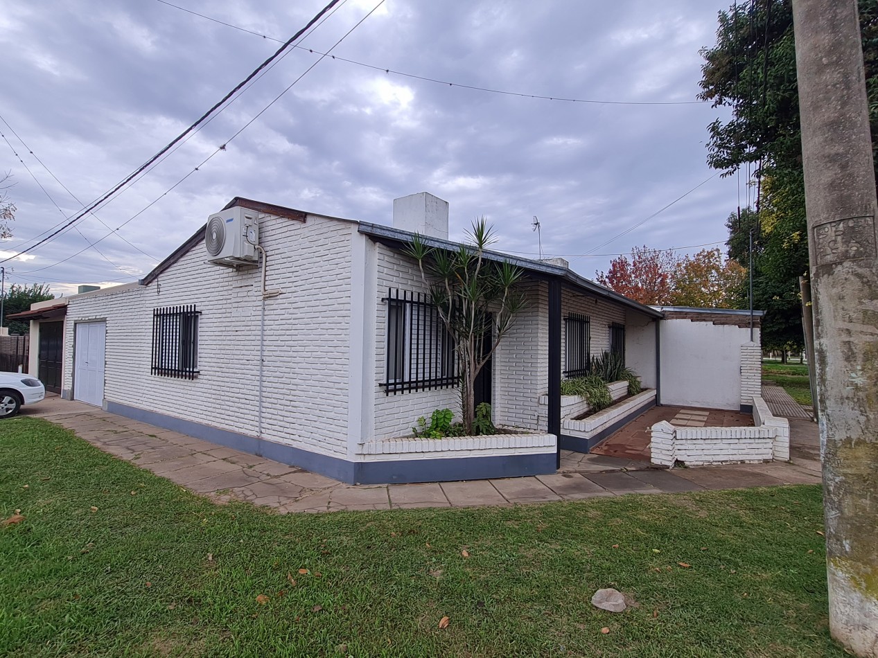 HERMOSA CASA EN ESQUINA BARRIO LUZ Y FUERZA