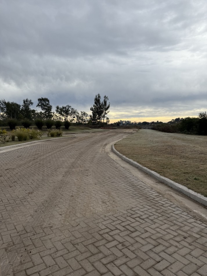 TERRENO EN BARRIO ABIERTO LOS DOMINGOS - SAUCE VIEJO
