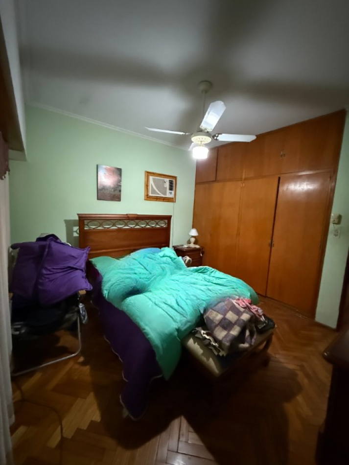 CASA CENTRICA CON PILETA, QUINCHO Y COCHERA 