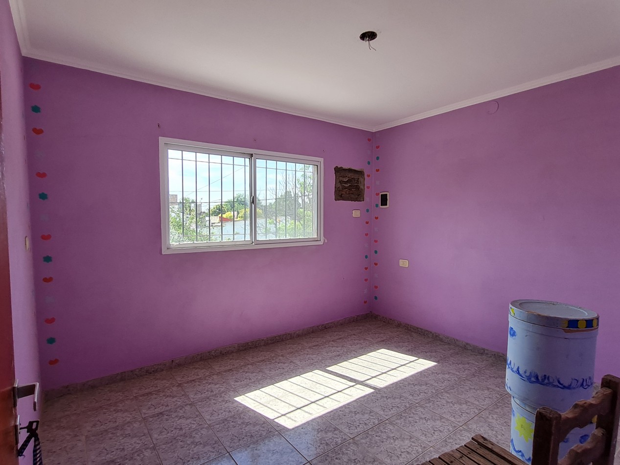 VENTA CASA 2 PLANTAS ZONA ESCUELA SECUNDARIA 340