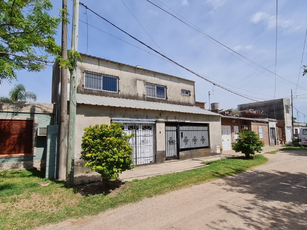 VENTA CASA 2 PLANTAS ZONA ESCUELA SECUNDARIA 340