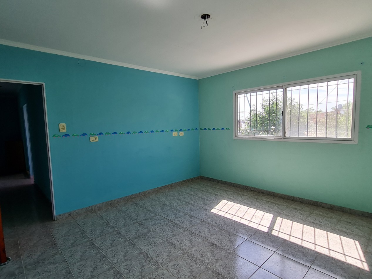 VENTA CASA 2 PLANTAS ZONA ESCUELA SECUNDARIA 340