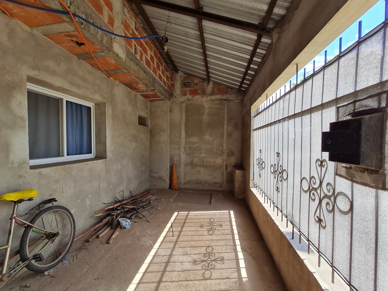 VENTA CASA 2 PLANTAS ZONA ESCUELA SECUNDARIA 340