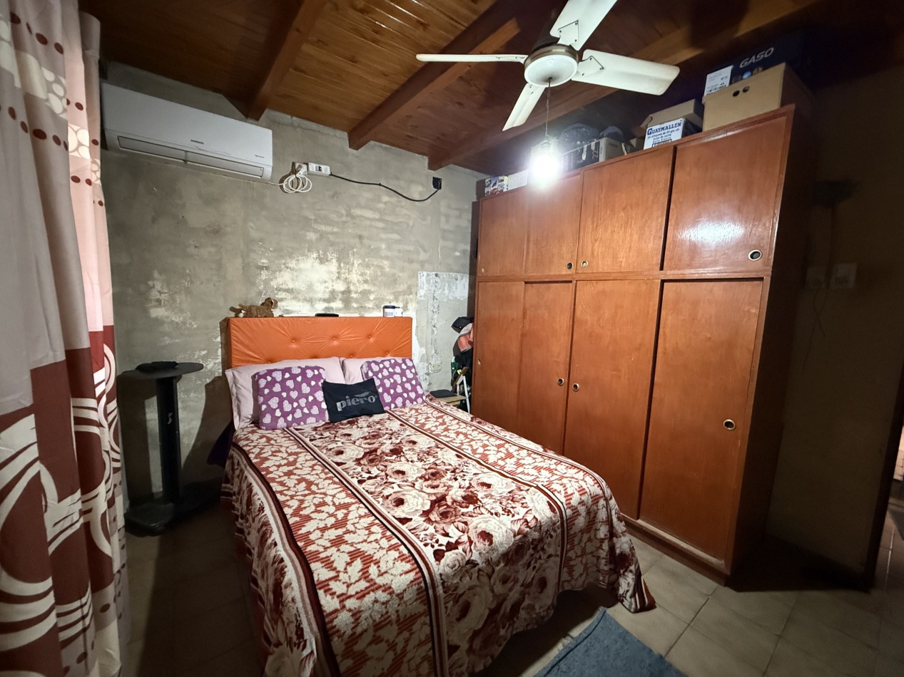 CASA + DPTO A MTS DE CALLE SARMIENTO