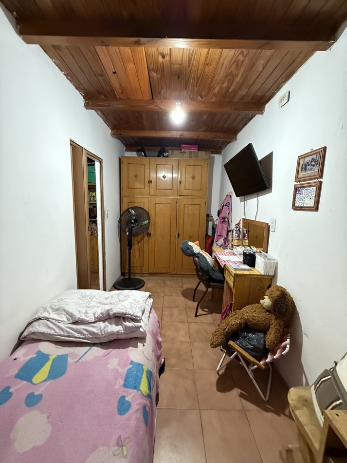 CASA + DPTO A MTS DE CALLE SARMIENTO
