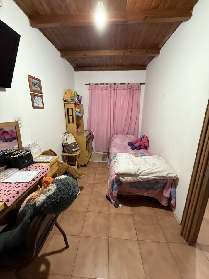 CASA + DPTO A MTS DE CALLE SARMIENTO