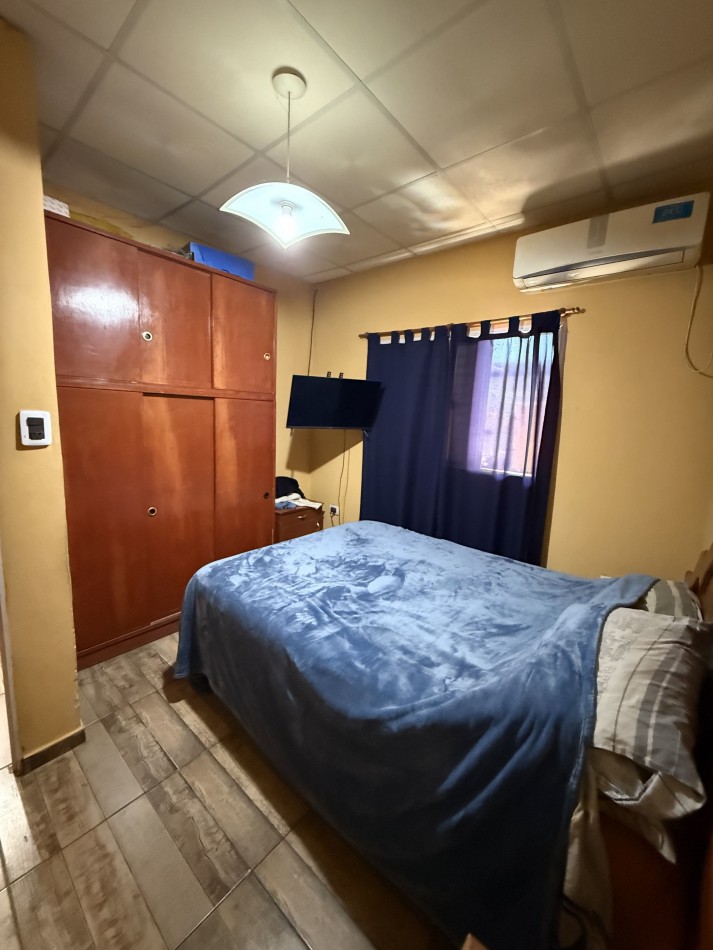 CASA + DPTO A MTS DE CALLE SARMIENTO