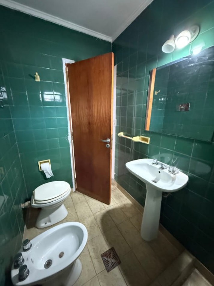 ALQUILER CASA 2 DORMITORIOS A 200 MTS AL ESTE DE AV. LUJAN 