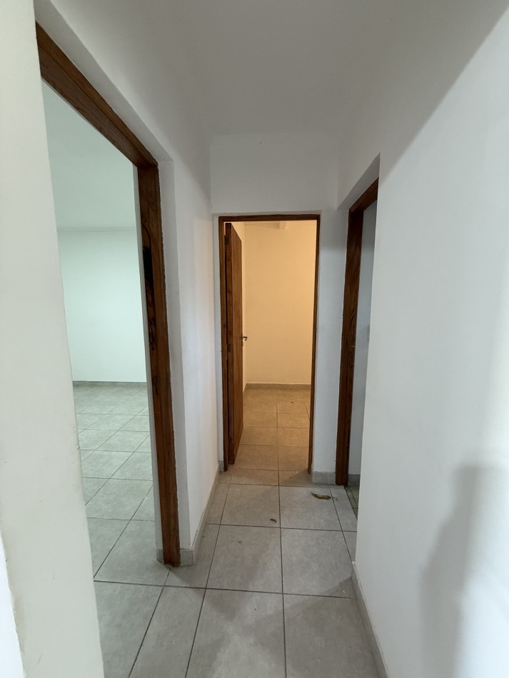 ALQUILER CASA 2 DORMITORIOS A 200 MTS AL ESTE DE AV. LUJAN 
