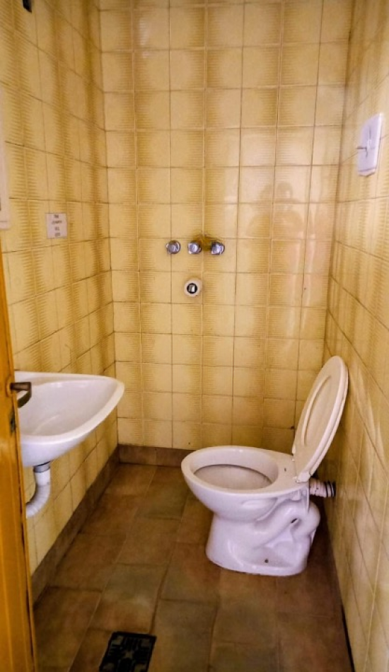 GALPON CON OFICINA Y BAÑO ZONA CENTRO