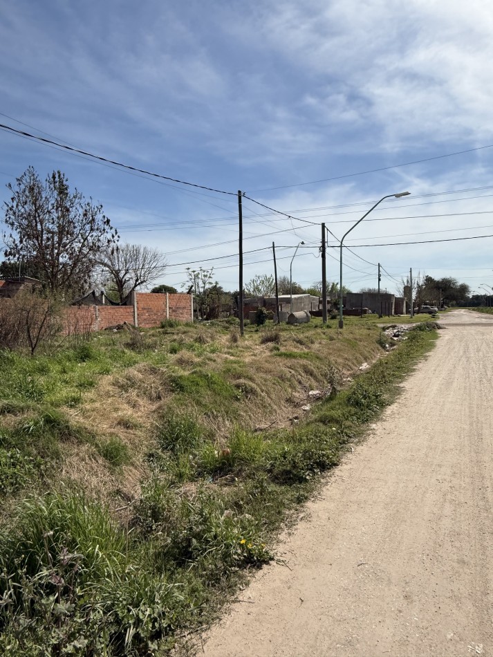 TERRENO AMPLIAS DIMENSIONES ADELINA CENTRO