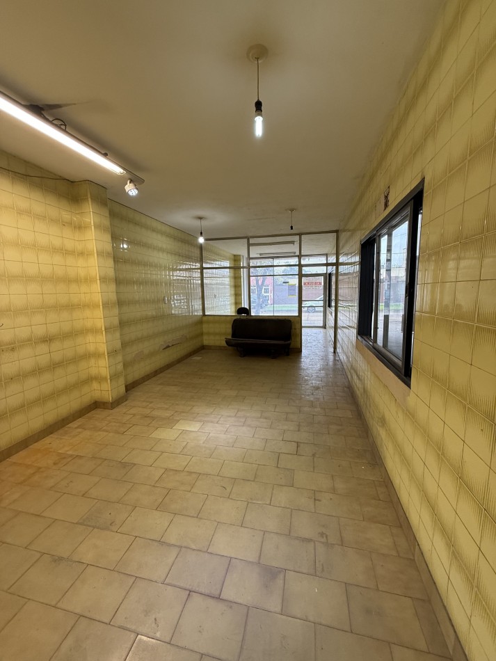 SALON COMERCIAL CON BAÑO ZONA CENTRO SANTO TOME