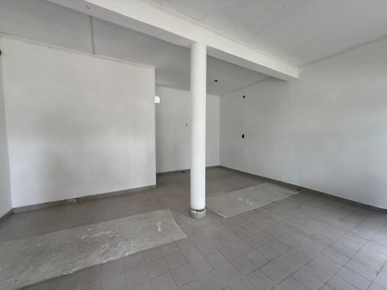 ALQUILER LOCAL COMERCIAL CON BAÑO