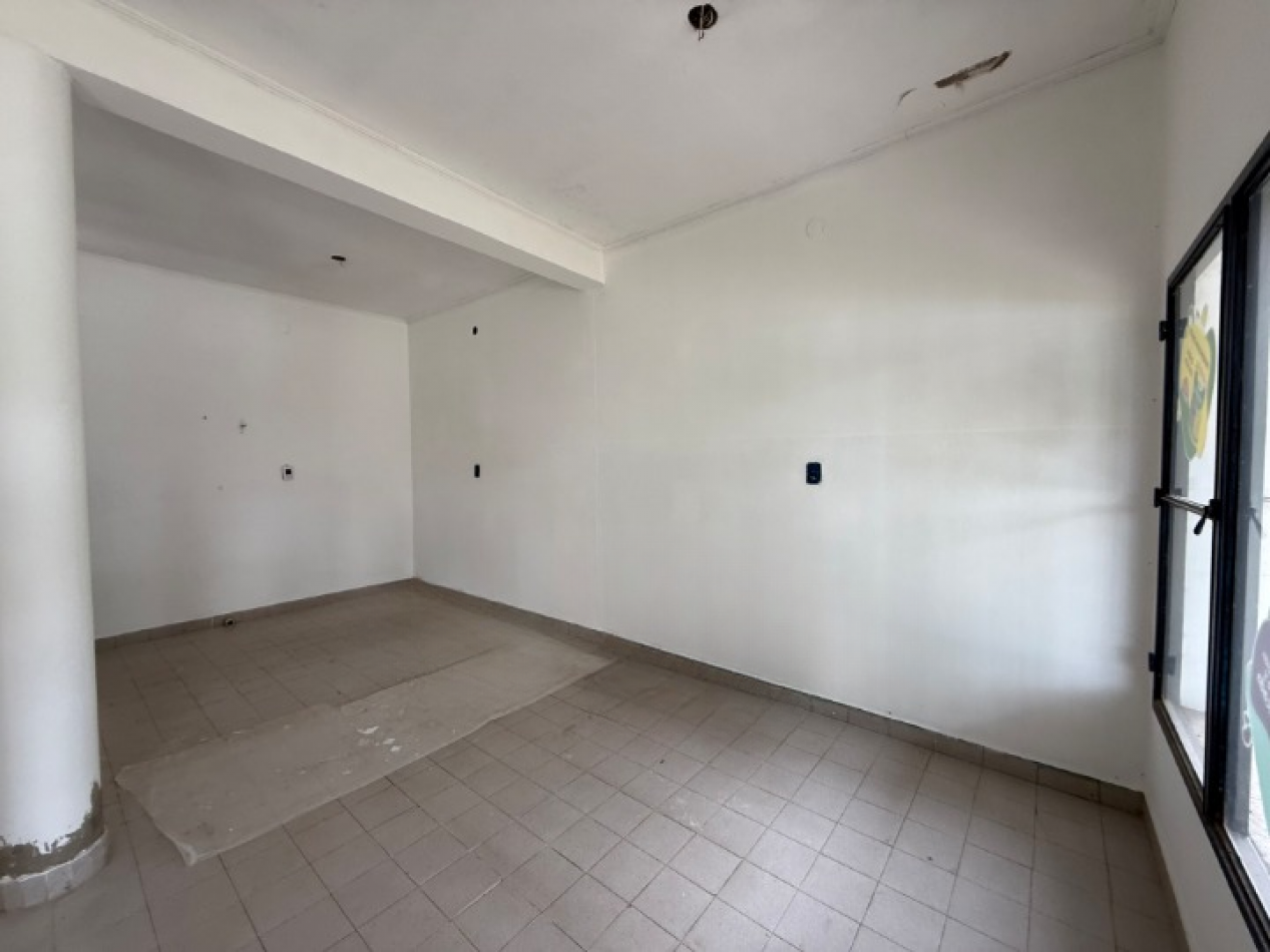 ALQUILER LOCAL COMERCIAL CON BAÑO