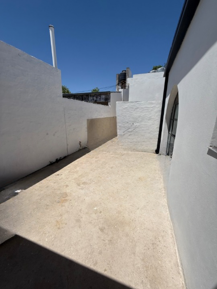 ALQUILER DPTO INTERNO 1 DORMITORIO A PASOS DE AV 7 DE MARZO