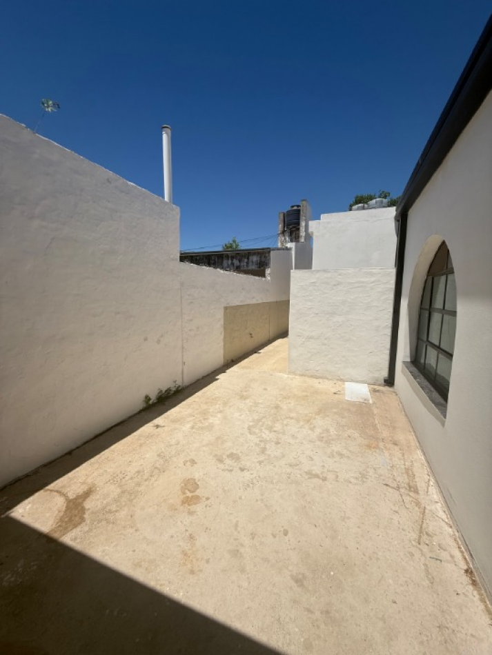 ALQUILER DPTO INTERNO 1 DORMITORIO A PASOS DE AV 7 DE MARZO