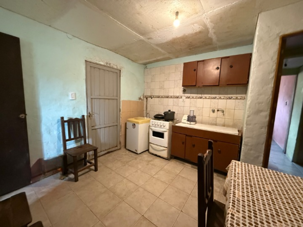 CASA 3 DORMITORIOS DESARROLLADA SOBRE GRAN TERRENO 