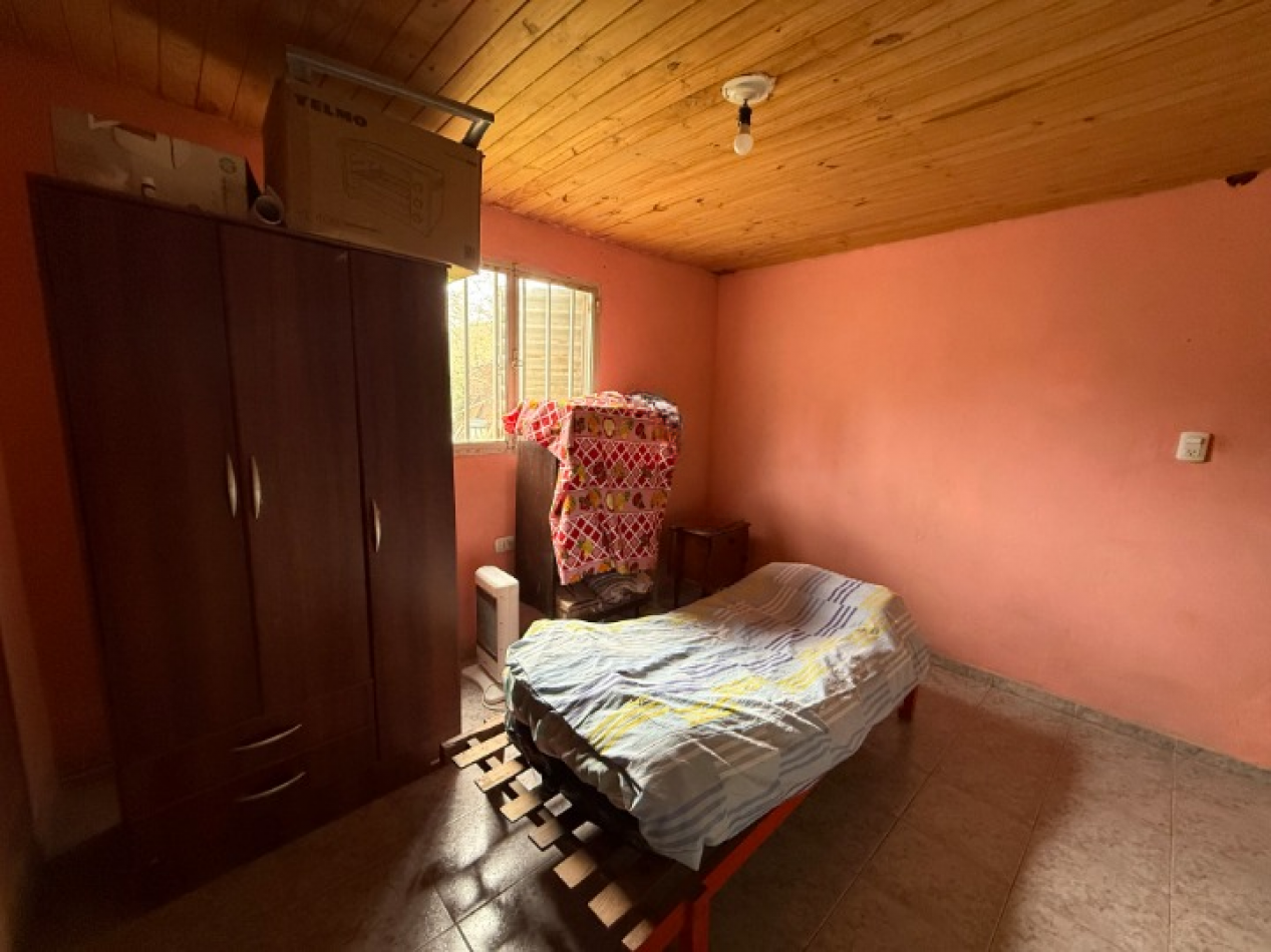 CASA 3 DORMITORIOS DESARROLLADA SOBRE GRAN TERRENO 