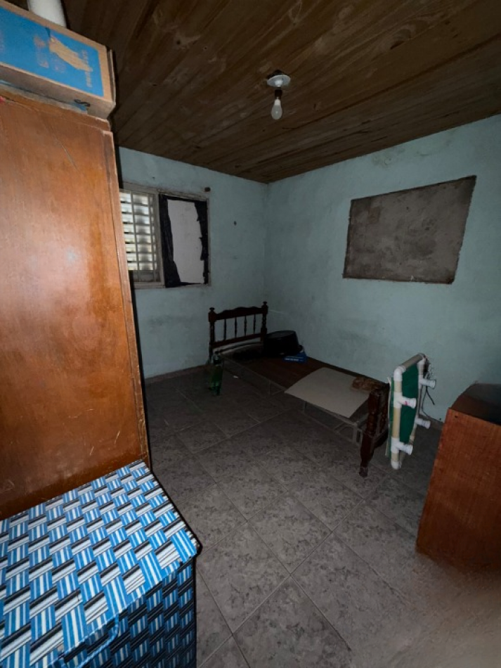 CASA 3 DORMITORIOS DESARROLLADA SOBRE GRAN TERRENO 