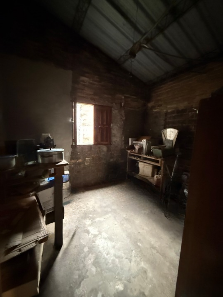 CASA 3 DORMITORIOS DESARROLLADA SOBRE GRAN TERRENO 