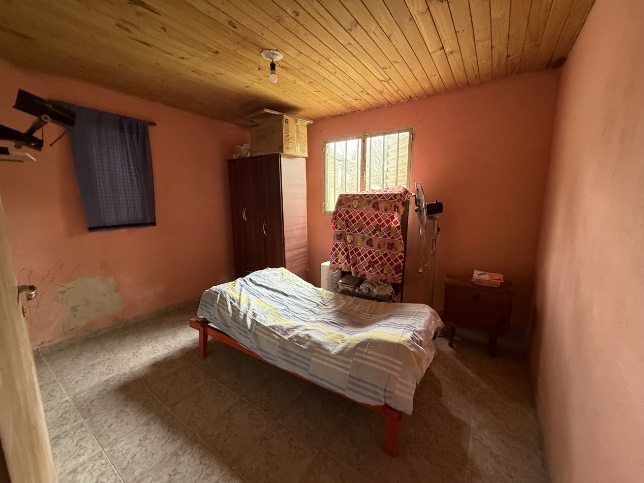 CASA 3 DORMITORIOS DESARROLLADA SOBRE GRAN TERRENO 