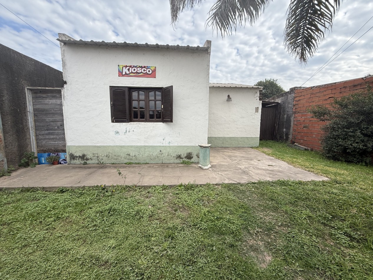 CASA 3 DORMITORIOS DESARROLLADA SOBRE GRAN TERRENO 