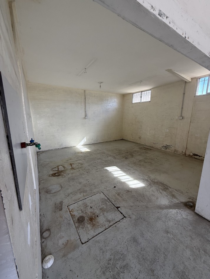 ALQUILER GALPON CON OFICINA Y BAÑO SANTO TOME