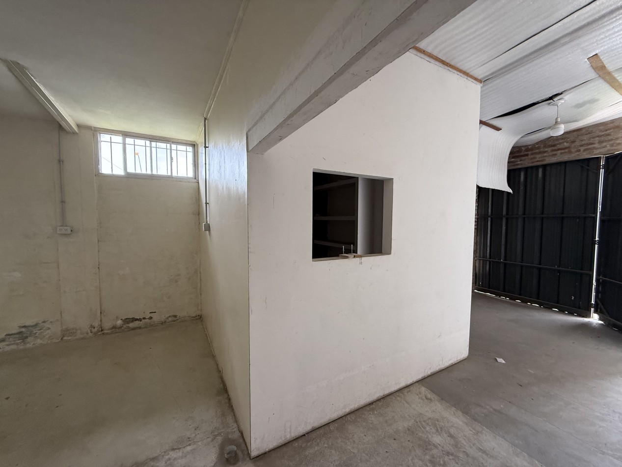 ALQUILER GALPON CON OFICINA Y BAÑO SANTO TOME