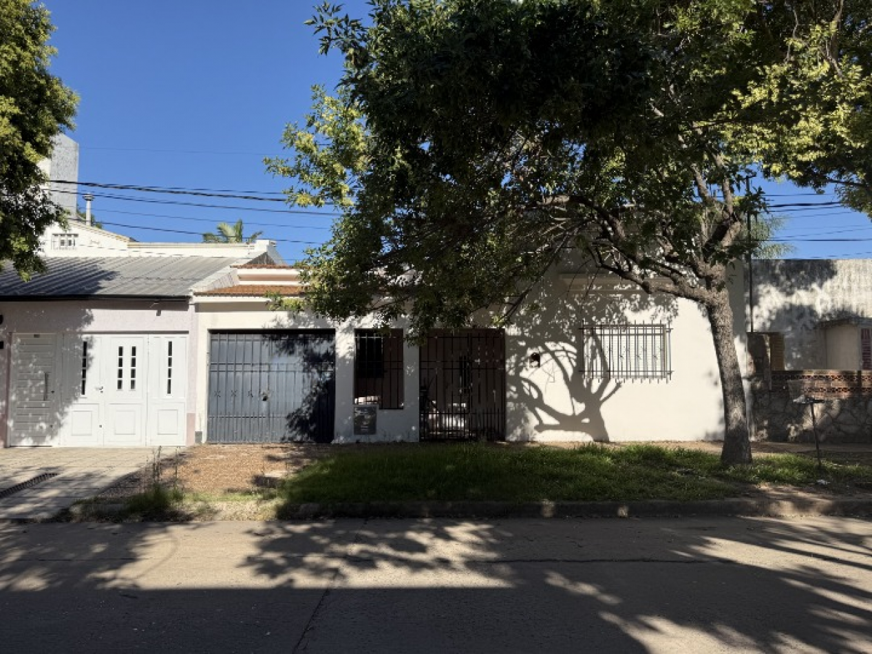 CASA A MTS DE PLAZA PRINCIPAL Y COSTANERA SANTOTOMECINA