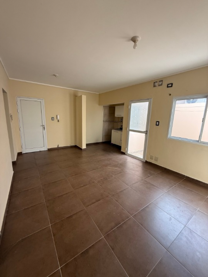 ALQUILER DPTO EN PLANTA ALTA ZONA PLAZA LIBERTAD SANTO TOME