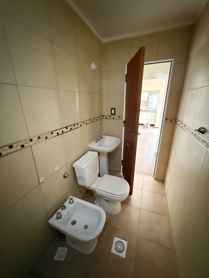 ALQUILER DPTO EN PLANTA ALTA ZONA PLAZA LIBERTAD SANTO TOME