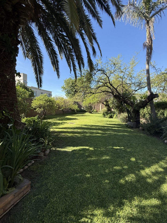 CASA CON GRAN PARQUIZADO ZONA SUR SANTO TOME 