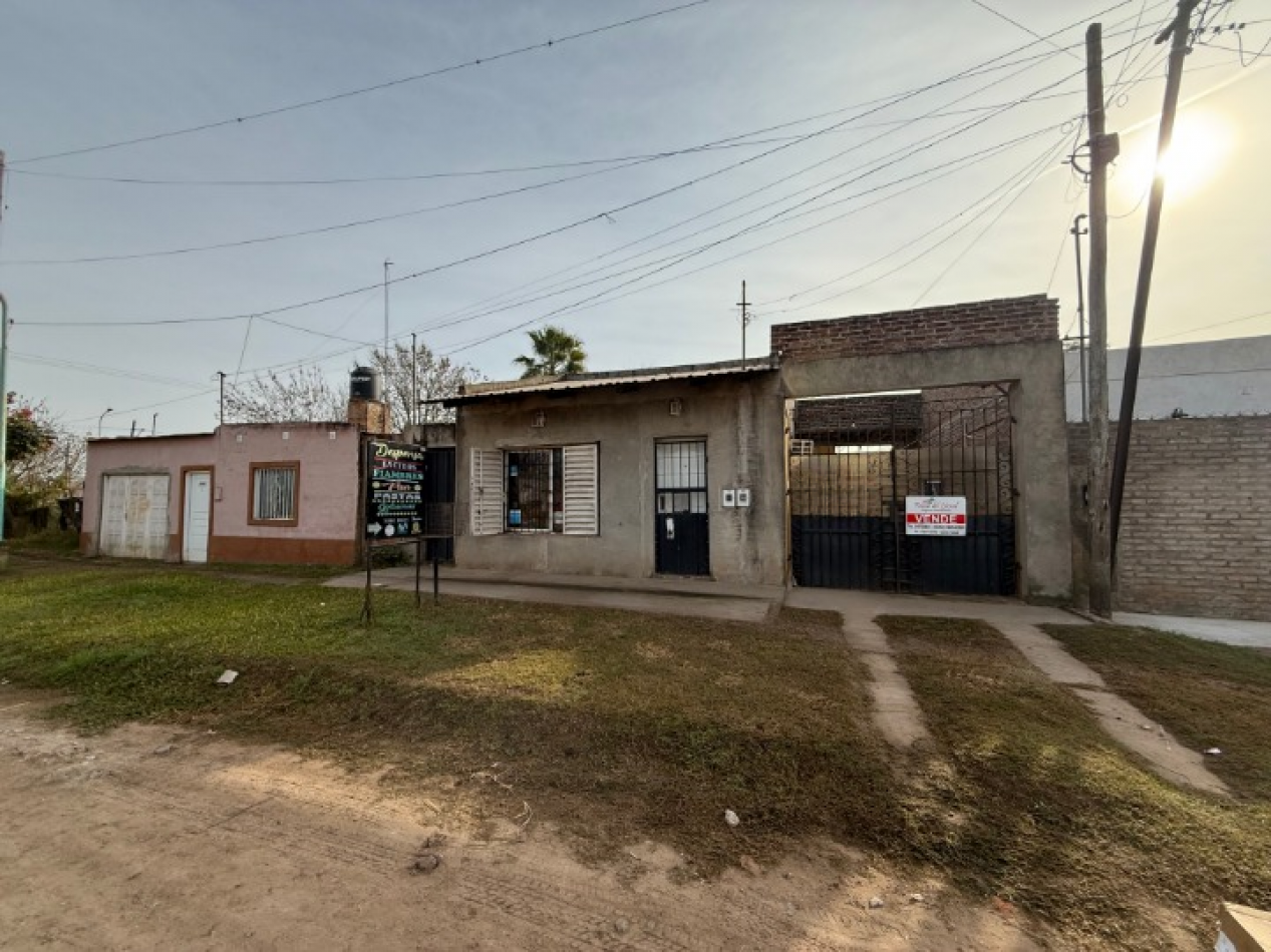 CASA CON FONDO DE COMERCIO DESPENSA