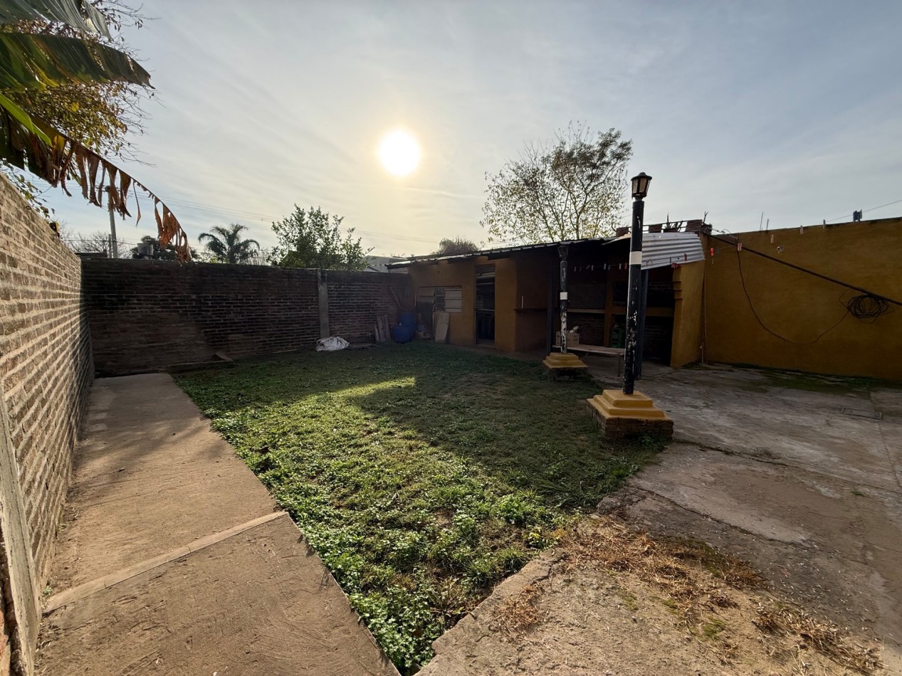 CASA CON FONDO DE COMERCIO DESPENSA