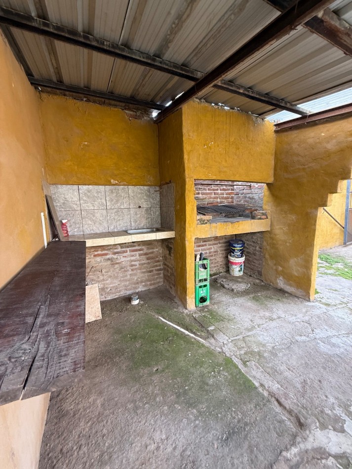 CASA CON FONDO DE COMERCIO DESPENSA