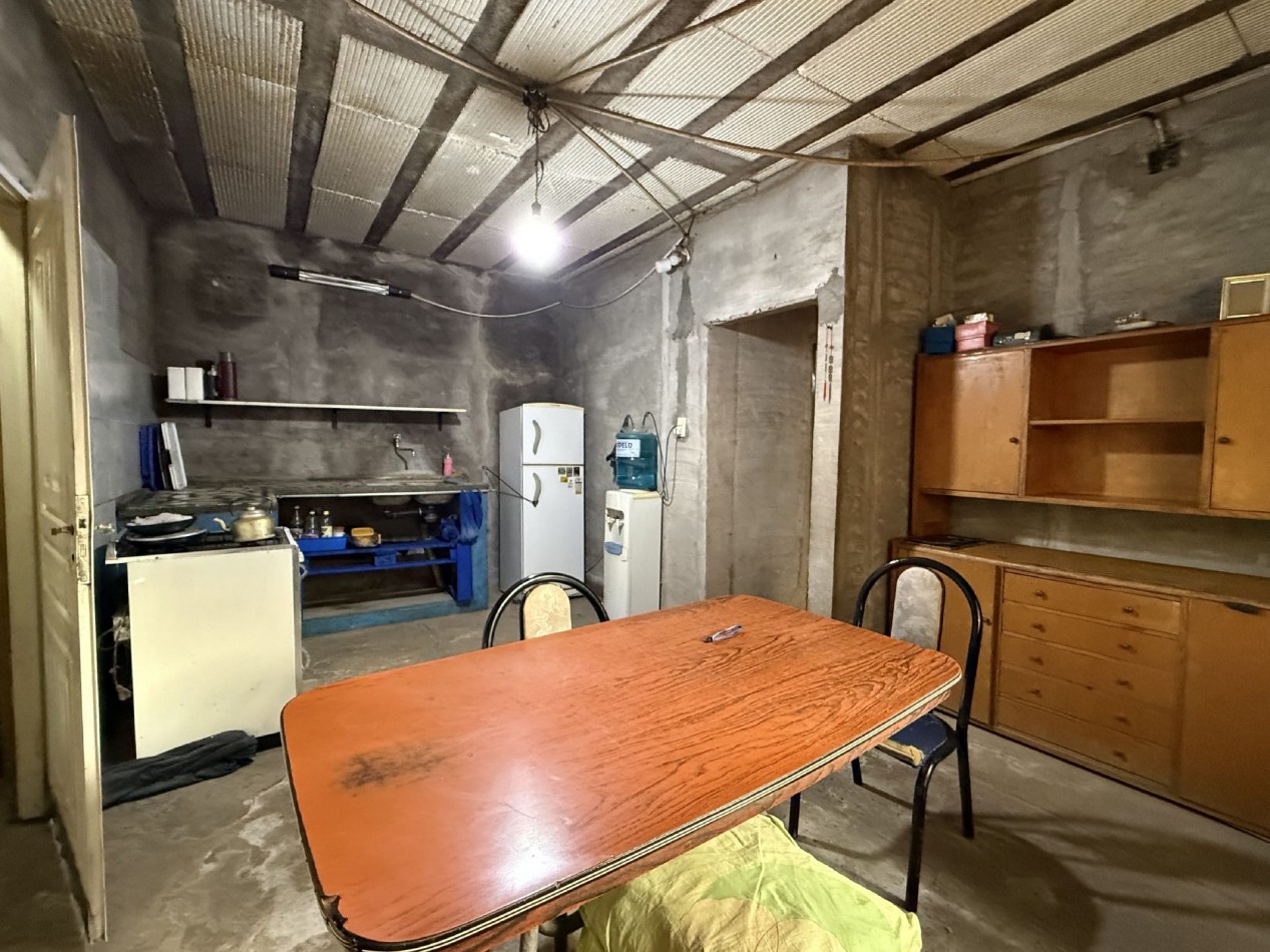 CASA CON FONDO DE COMERCIO DESPENSA