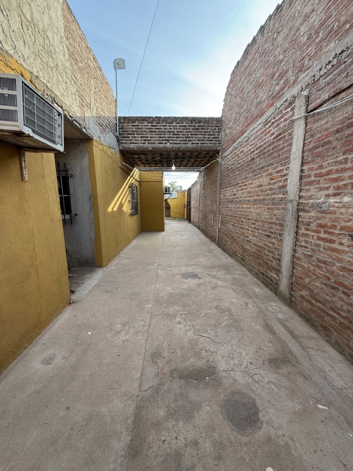 CASA CON FONDO DE COMERCIO DESPENSA