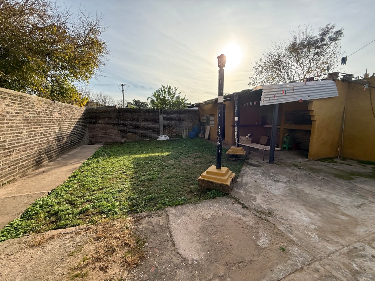 CASA CON FONDO DE COMERCIO DESPENSA