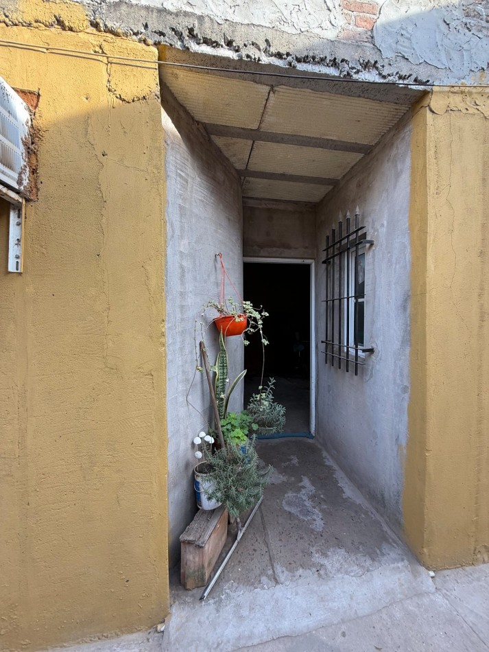 CASA CON FONDO DE COMERCIO DESPENSA