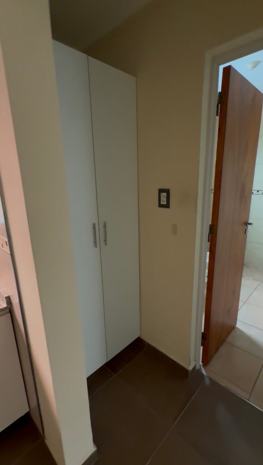 ALQUILER AMPLIO DPTO 1 DORMITORIO PLANTA ALTA ZONA PLAZA LIBERTAD