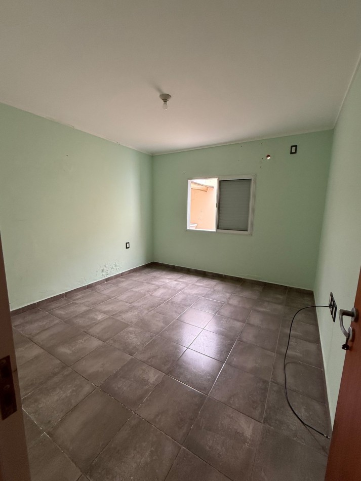 ALQUILER AMPLIO DPTO 1 DORMITORIO PLANTA ALTA ZONA PLAZA LIBERTAD