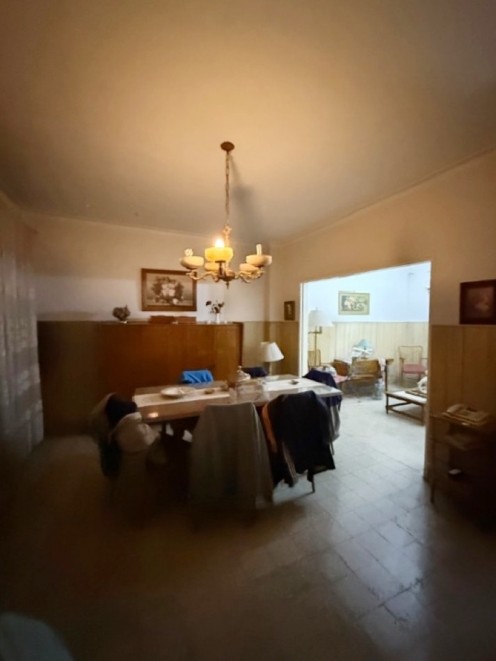 CASA 3 DORMITORIO, GARAGE Y PATIO SECO EN BARRIO SUR