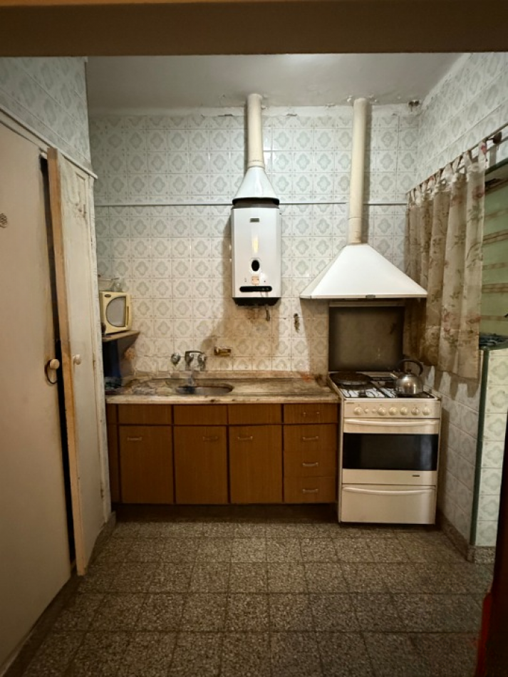 CASA 3 DORMITORIO, GARAGE Y PATIO SECO EN BARRIO SUR
