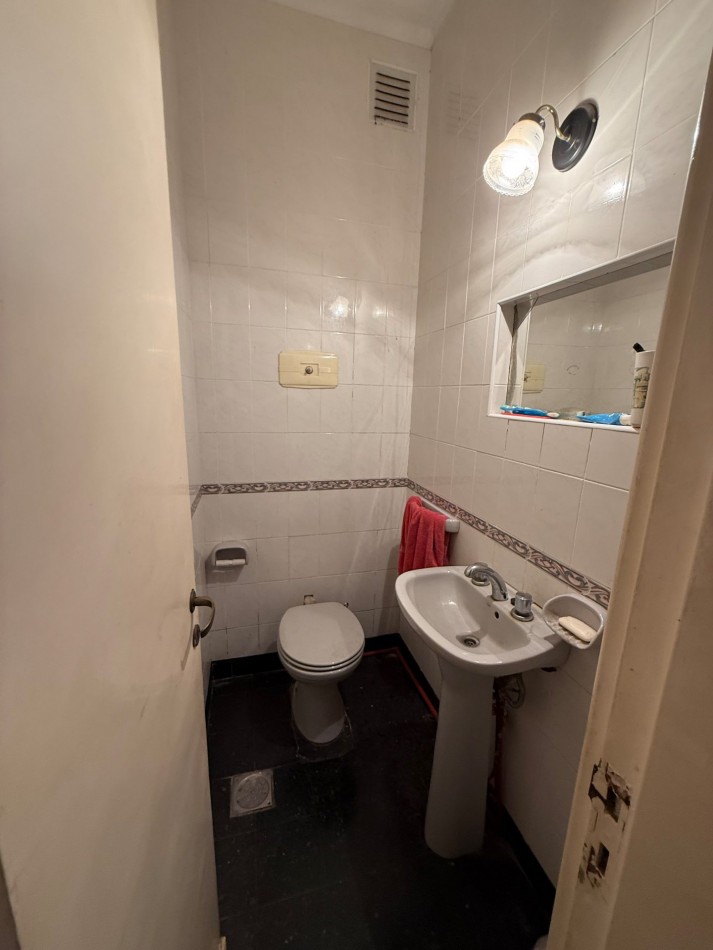 CASA 3 DORMITORIO, GARAGE Y PATIO SECO EN BARRIO SUR