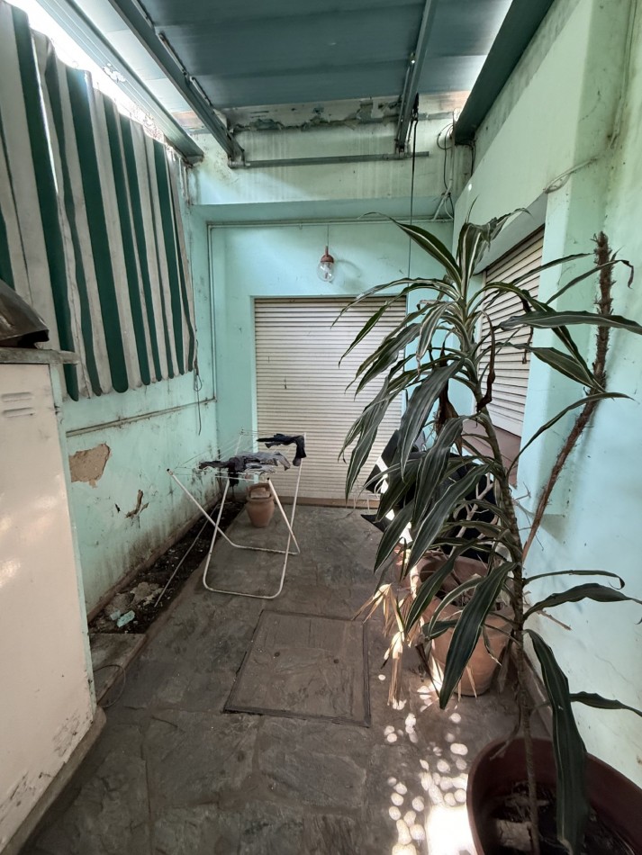 CASA 3 DORMITORIO, GARAGE Y PATIO SECO EN BARRIO SUR