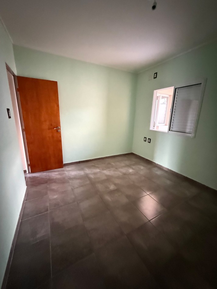 ALQUILER AMPLIO DPTO EN PLANTA ALTA 2 DORMITORIOS OPCIONAL COCHERA