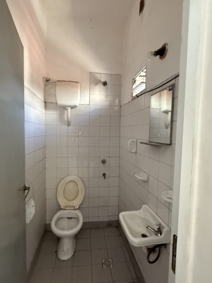 ALQUILER LOCAL COMERCIAL CON BAÑO