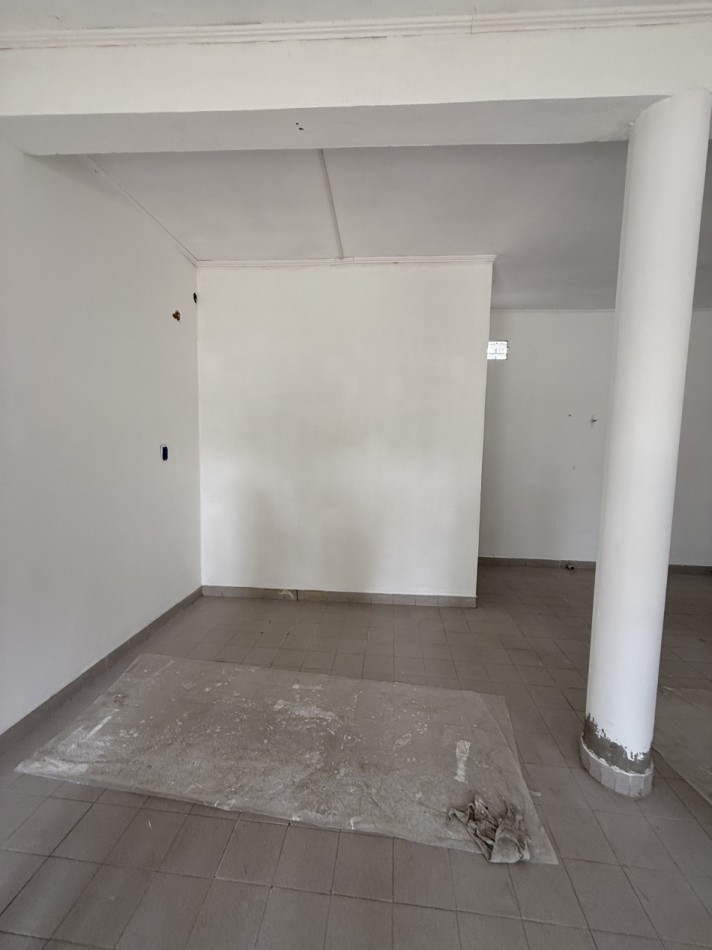 ALQUILER LOCAL COMERCIAL CON BAÑO