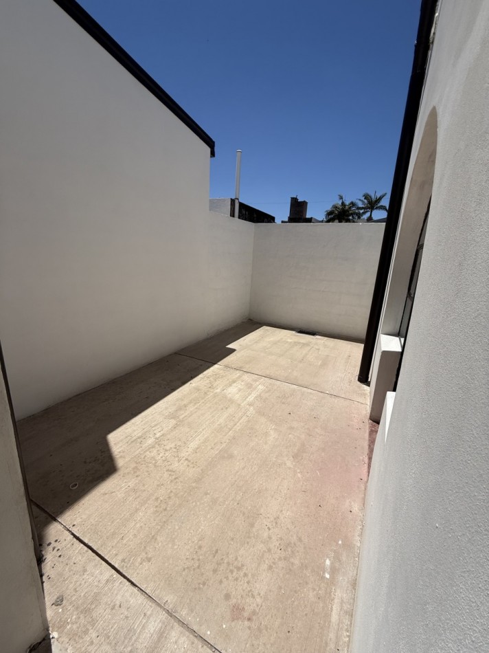 ALQUILER DPTO INTERNO A PASOS DE AV 7 DE MARZO